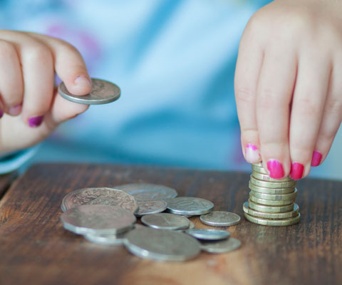 Детям - о деньгах: как хранить сбережения и рассчитывать проценты
