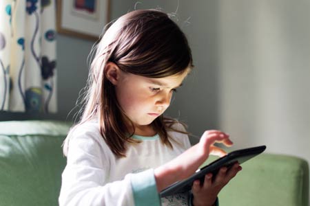 Дети и гаджеты: бумажный журнал – это неработающий iPad