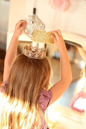Новогодний костюм принцессы: как сделать корону из кружева