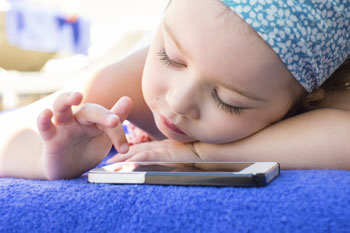 Зависим ли ребёнок от мобильного телефон