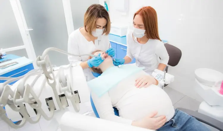 Стоматология и беременность: каким мифам не стоит верить