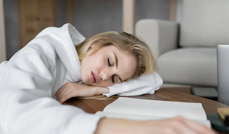 Банк сна: можно ли накопить часы отдыха как деньги на счету?