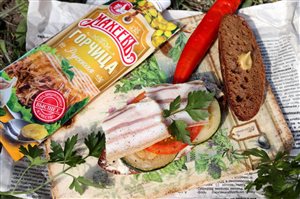 Бутерброды с салом, овощами и горчицей МахеевЪ