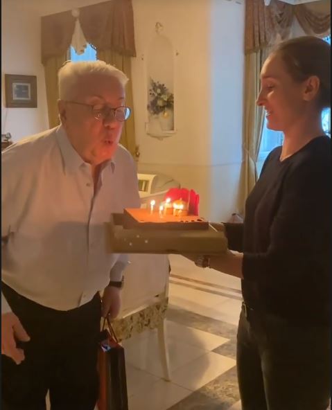 Владимир Винокур: фото с тортом, семьёй и друзьями в честь 73-летия