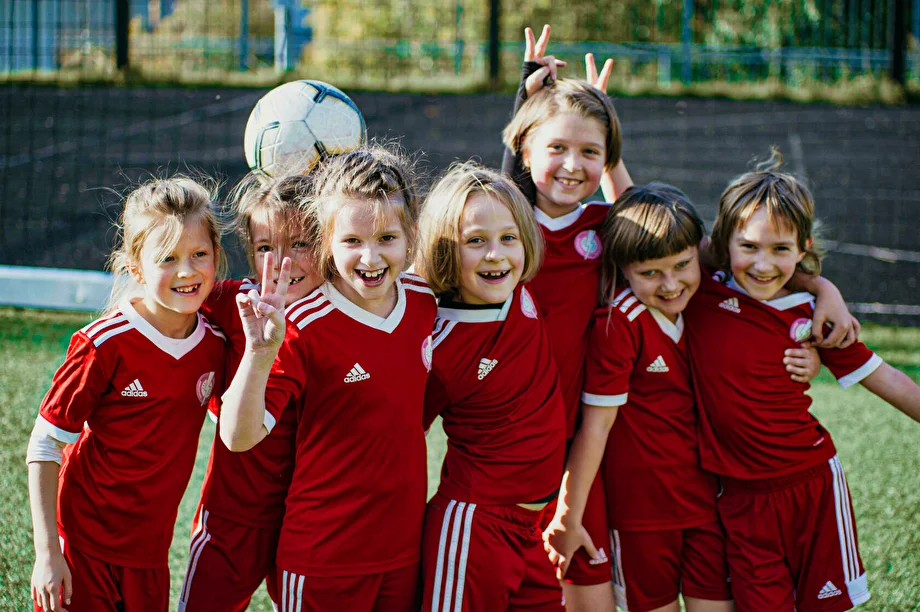 Бесплатные занятия футболом для девочек