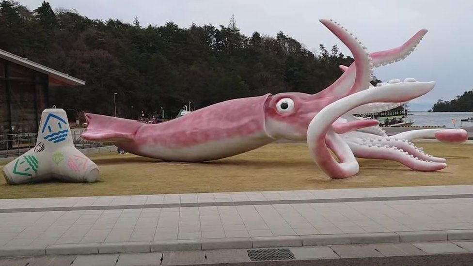 Скульптура гигантского кальмара