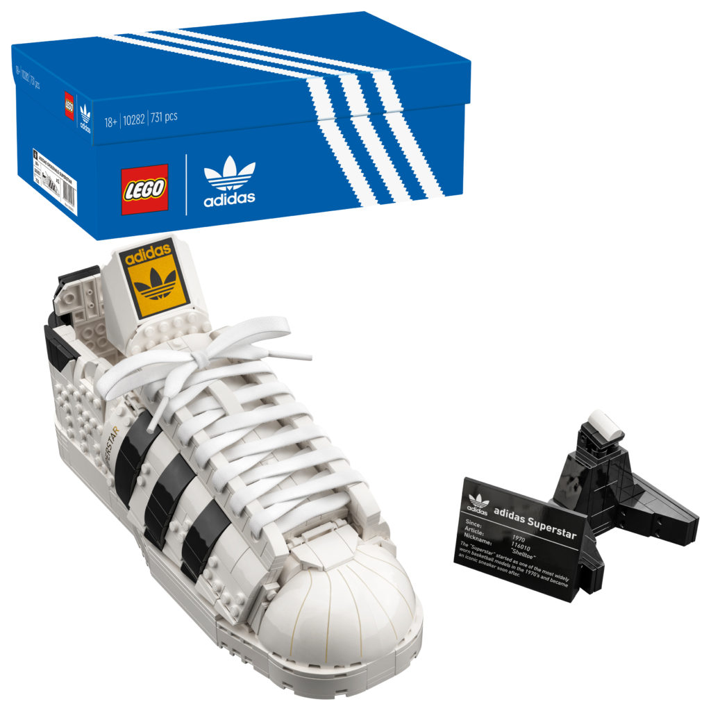 Кроссовок Adidas из кубиков Lego