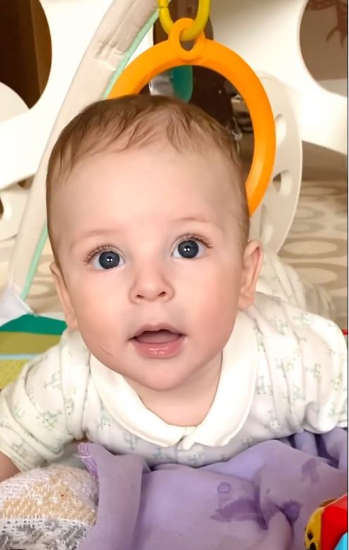 Лиза Арзамасова и Илья Авербух - 5 месяцев первенцу: 'А глазки-то мамины'