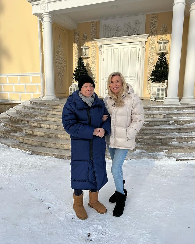 Валентин Юдашкин с женой отмечают годовщину: поклонники напуганы видом модельера