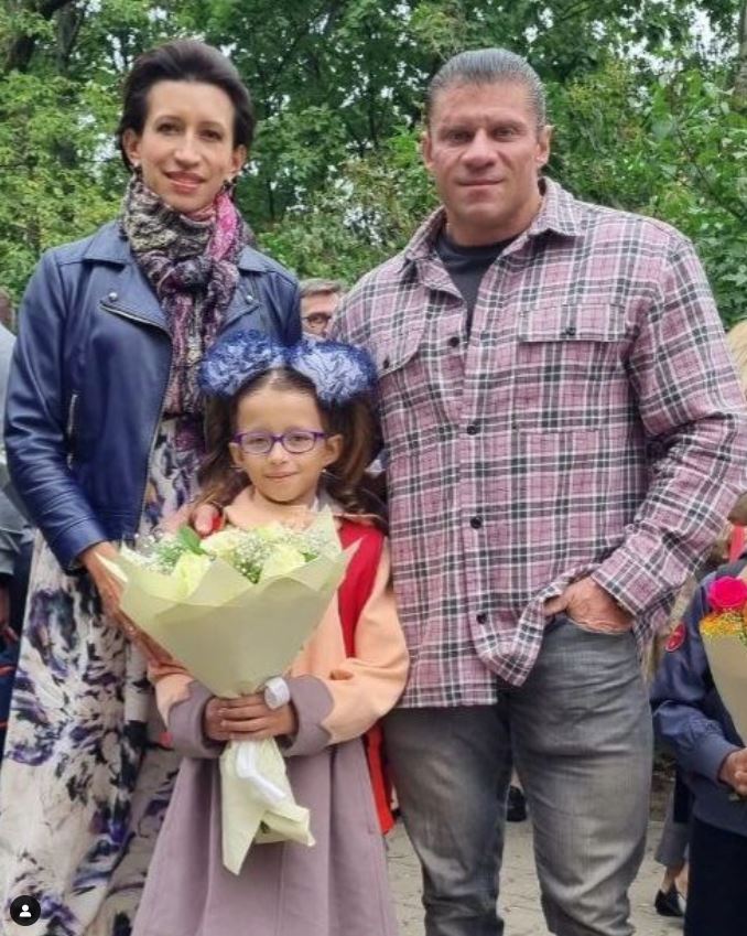 «Очень оригинальная пара»: Елена Борщёва и ее муж вместе вышли в свет