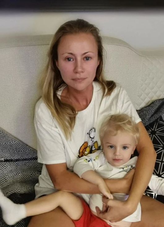 Актриса РФ Миронова показала фото с сыном от молодого возлюбленного