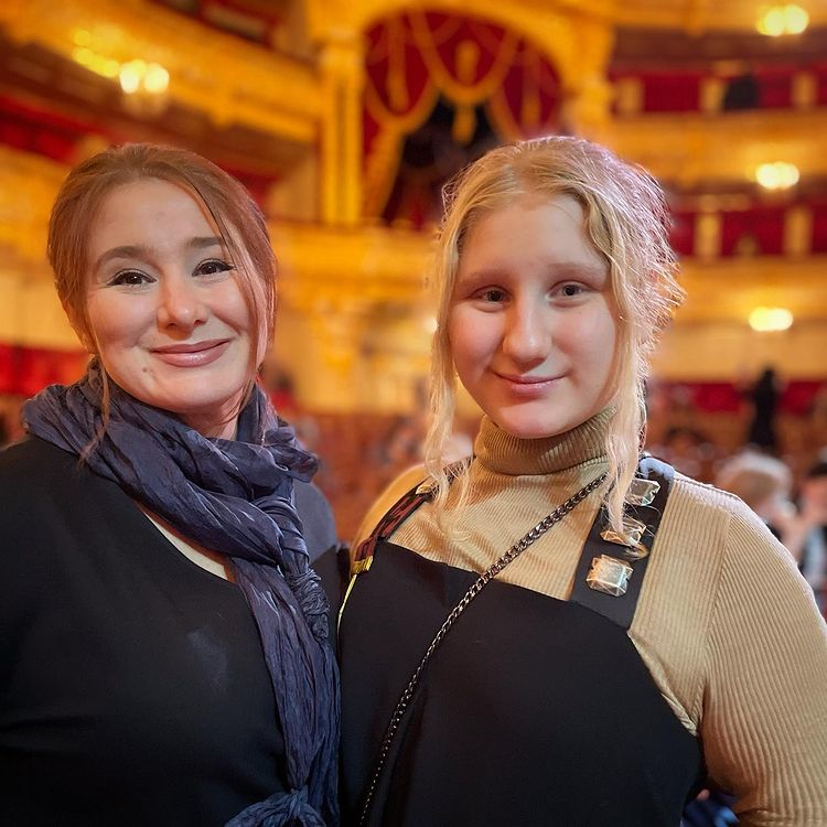 Юлия Куварзина из 'Ворониных' с дочкой: 'Вы, к сожалению, похожи'