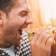 Как остаться без зубов: 10 продуктов и блюд, которые разрушают зубы