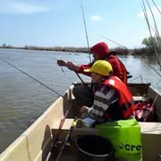 Рыбалка под Астраханью на майские: сумасшедший улов и отдых с детьми