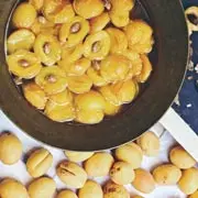 Гаяне Бреиова: Варенье из абрикосов с косточками: рецепты из Армении