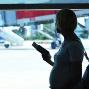 Перелеты, Wi-Fi и рамки досмотра: опасны ли во время беременности