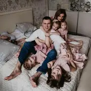 Алена Зюрикова: Как высыпаться с маленьким ребенком: советы дважды мамы двойняшек