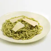 : Спагетти карбонара, лингуине с песто, стеклянная лапша и шоколадные тальятелле : 4 рецепта для воскресного обеда