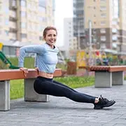 Елена Чернявская: Упражнения для обвисших рук – с гантелями и не только