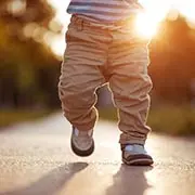 Артем Ранюшкин: 8 способов вырастить ребенка с плохой осанкой и кривыми ногами