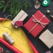 Как упаковать новогодний подарок?