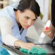 Сложные загрязнения: как удалить и не испортить поверхности на кухне и в ванной