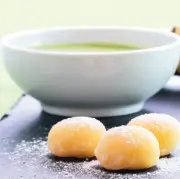 Десерт из Японии: ванильные моти и ванильный пудинг