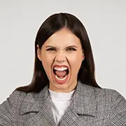 Сексологи назвали 10 скрытых признаков женского абьюза