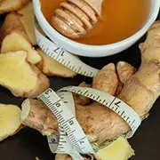 Имбирь для стройности: как приготовить домашний напиток, который помогает похудеть