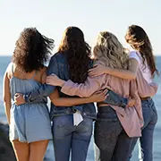 Женская дружба и стресс: как поддержка помогает выживать