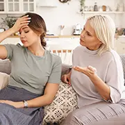 Я не хочу ехать к его родителям: как выстроить границы и сохранить отношения в семье