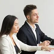 Родители ищут работу за детей: почему поколение Z всё чаще приходит на собеседования с мамой и папой