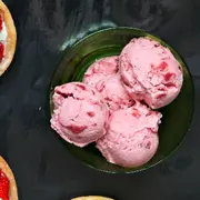 Настя Понедельник: Рецепты мороженого с клубникой и черешней: простой и сложный