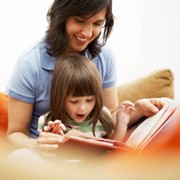 Книжка с картинками, которую читают ребенку, – лучшее средство для развития мозга