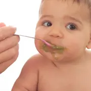 Первый прикорм ребенка — в режиме онлайн