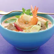 3 рецепта тайской кухни: суп, лапша с креветками и десерт с кокосом