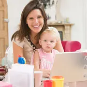 Мария Петрусь: Работа на дому: как маме с детьми работать дома и все успевать