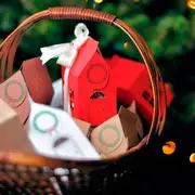 Упаковка подарков: как сделать новогоднюю коробку своими руками