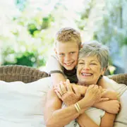 Брюс Фейлер: Почему бабушек надо привлекать к воспитанию внуков