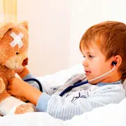 У ребенка болит горло: как помочь