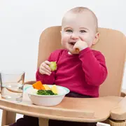 Анн Бакюс: Ребенок после года: чем его накормить и как научить есть самостоятельно