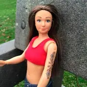 Барби и анти-Барби: новая кукла с реальной фигурой