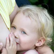 Ирина Рюхова: Ребенок от года до двух: как отлучить от груди? 5 шагов