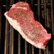Джейми Первиэнс: Как приготовить стейк из говядины на гриле: 5 правил