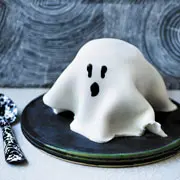 Хэллоуин для детей: угощение-привидение