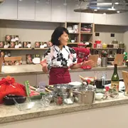 Аки-сан: учу японцев готовить борщ, а русских - блюда японской кухни