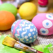 Как покрасить яйца: новые идеи