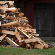 Какие дрова купить для дачи? Породы дерева и отопление дровами