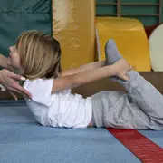 Гимнастика в домашних условиях: 13 упражнений для детей