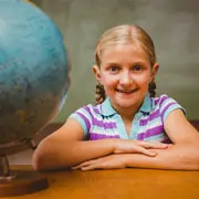 Дарья Мон: Как выбрать письменный стол для ребенка